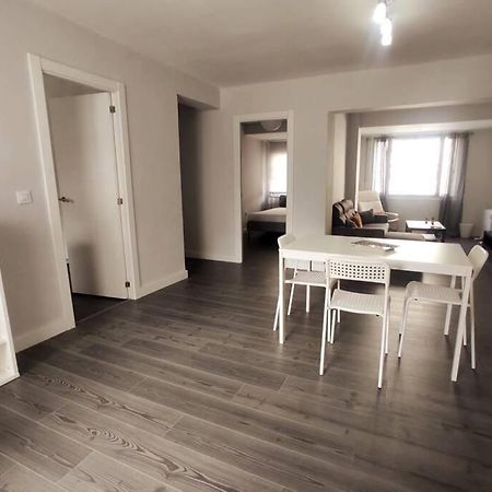 Espacioso Piso Con Garaje Cerca Del Centro De Vigo Luaran gambar