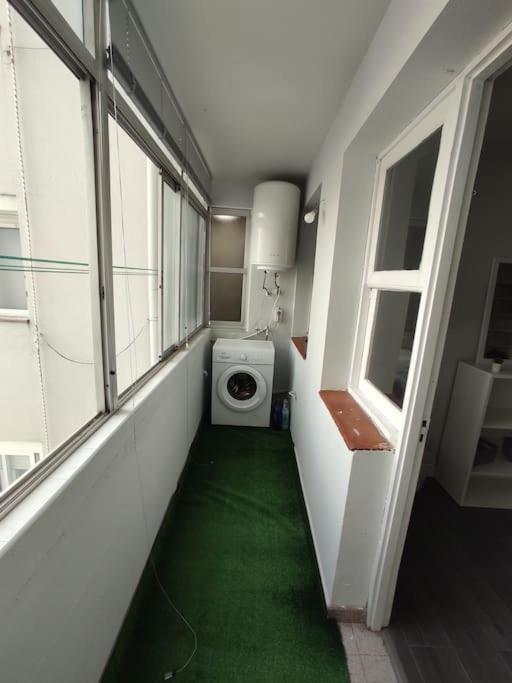 Espacioso Piso Con Garaje Cerca Del Centro De Vigo Luaran gambar